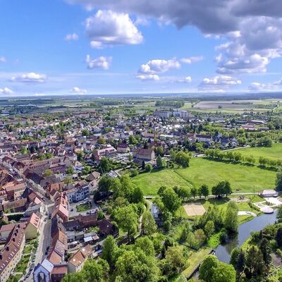 Bild vergr&ouml;&szlig;ern: Osterburg aus der Luft 2